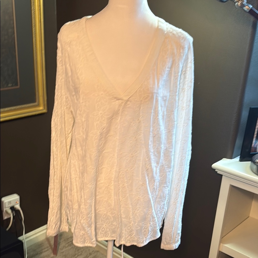 LUCKY BRAND Elegant White V-Neck Women's Top